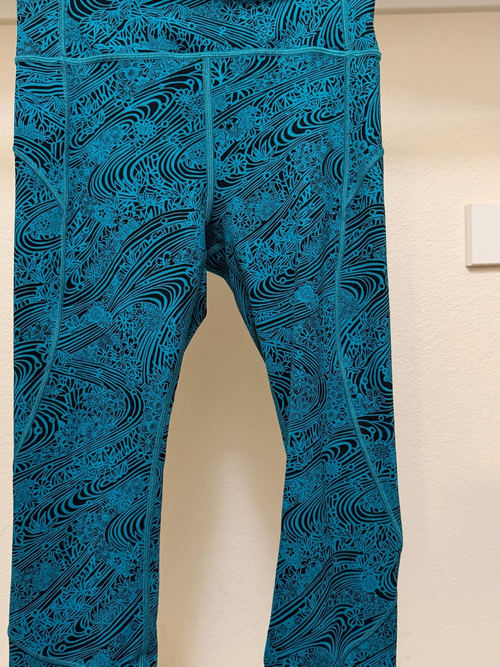 Lululemon athletica Turquoise and Black Patterned Leggings